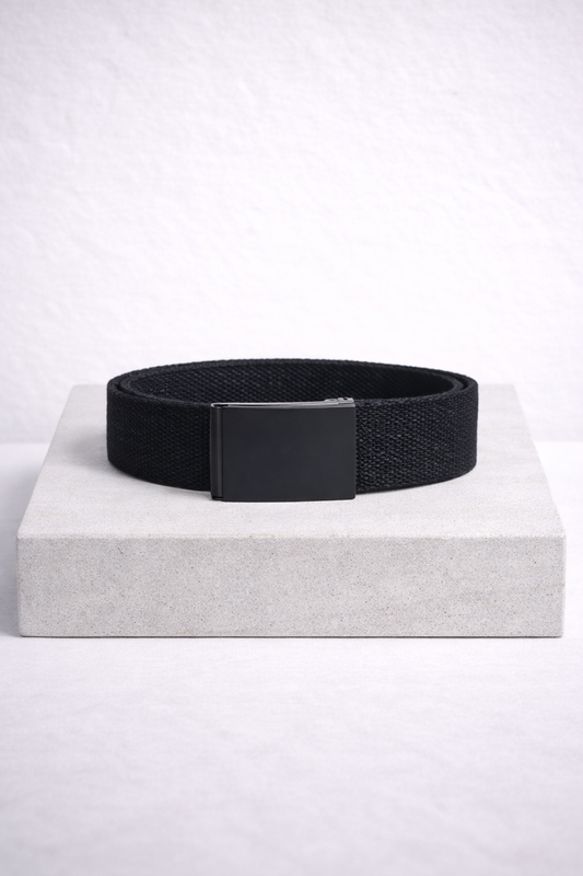Textile belt with automatic buckle